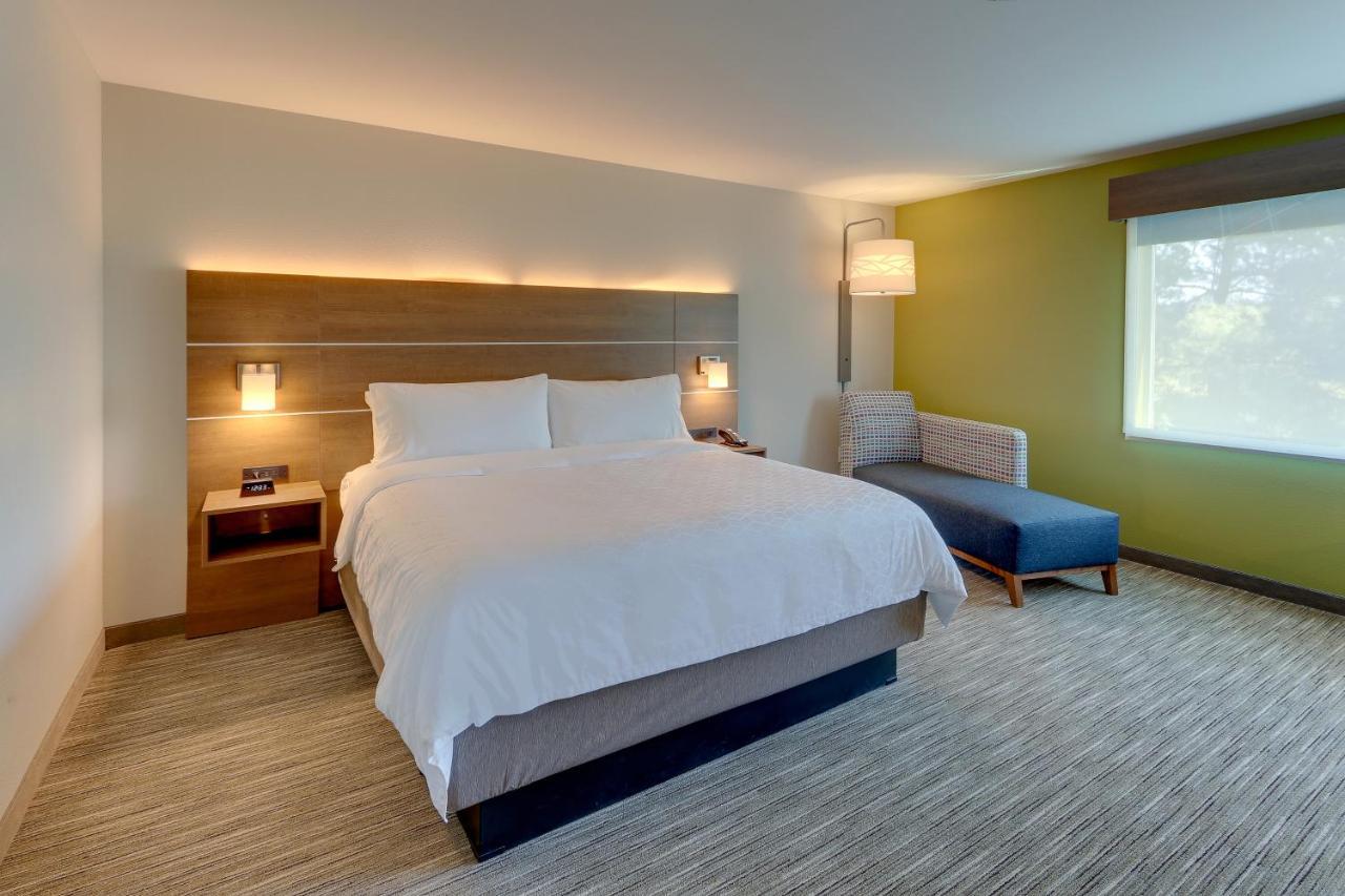 Holiday Inn Express & Suites - Roanoke - Civic Center Exteriör bild