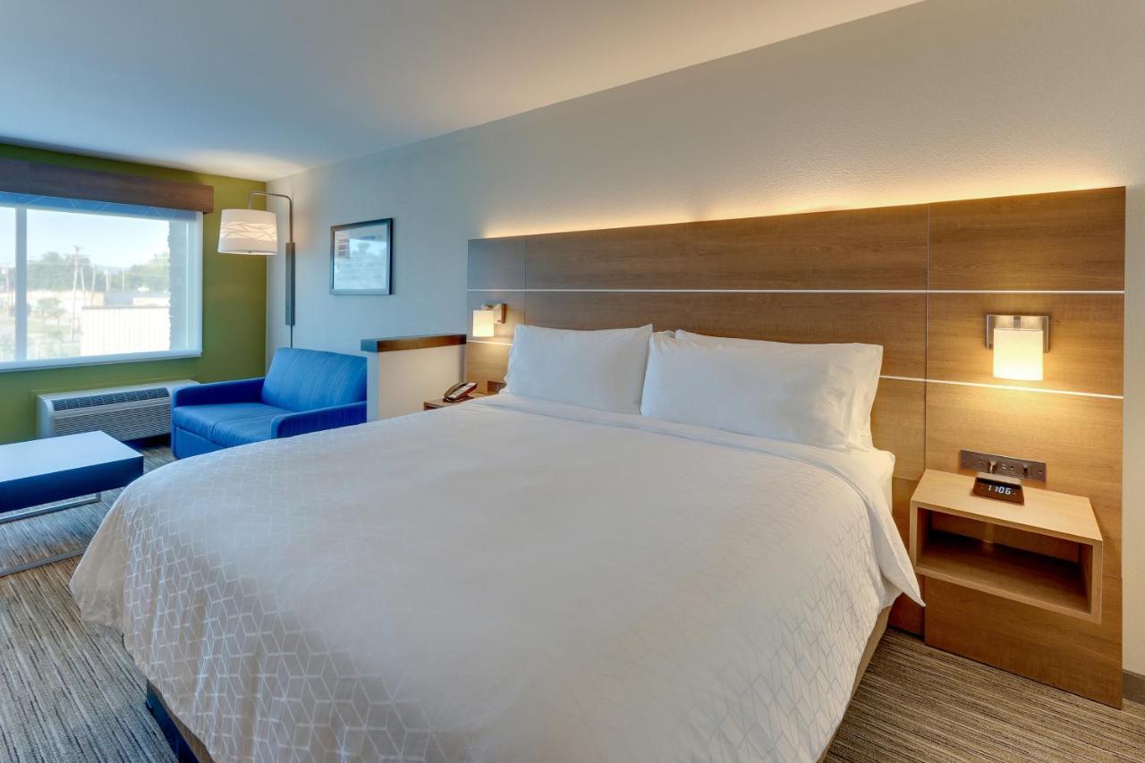 Holiday Inn Express & Suites - Roanoke - Civic Center Exteriör bild