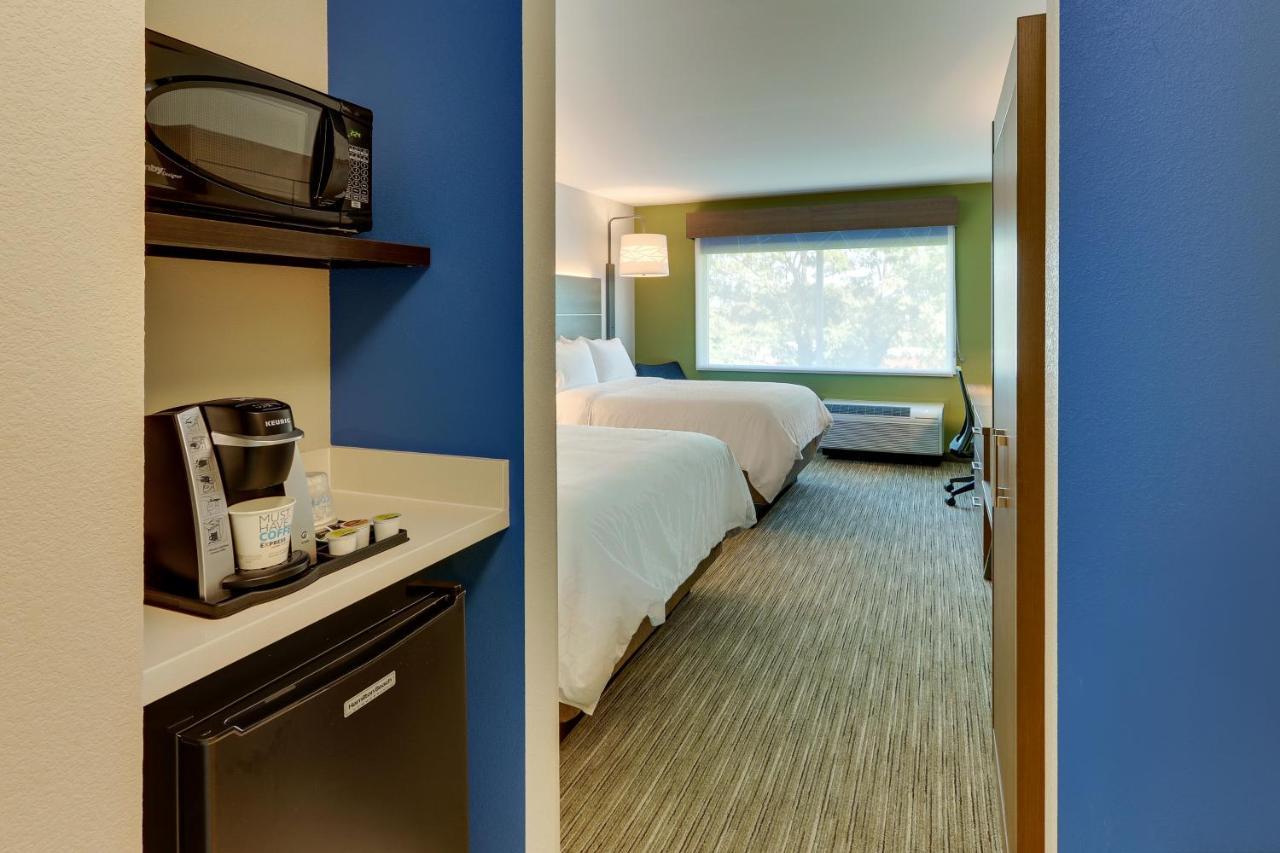 Holiday Inn Express & Suites - Roanoke - Civic Center Exteriör bild