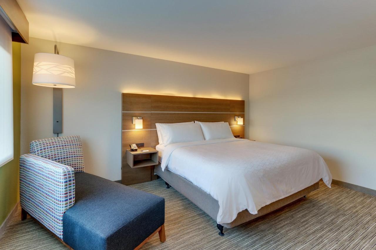 Holiday Inn Express & Suites - Roanoke - Civic Center Exteriör bild