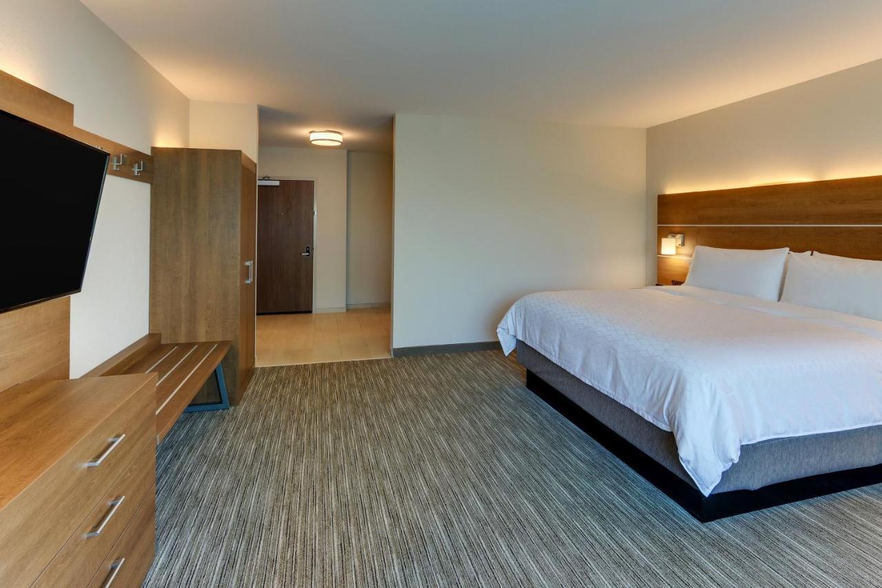 Holiday Inn Express & Suites - Roanoke - Civic Center Exteriör bild