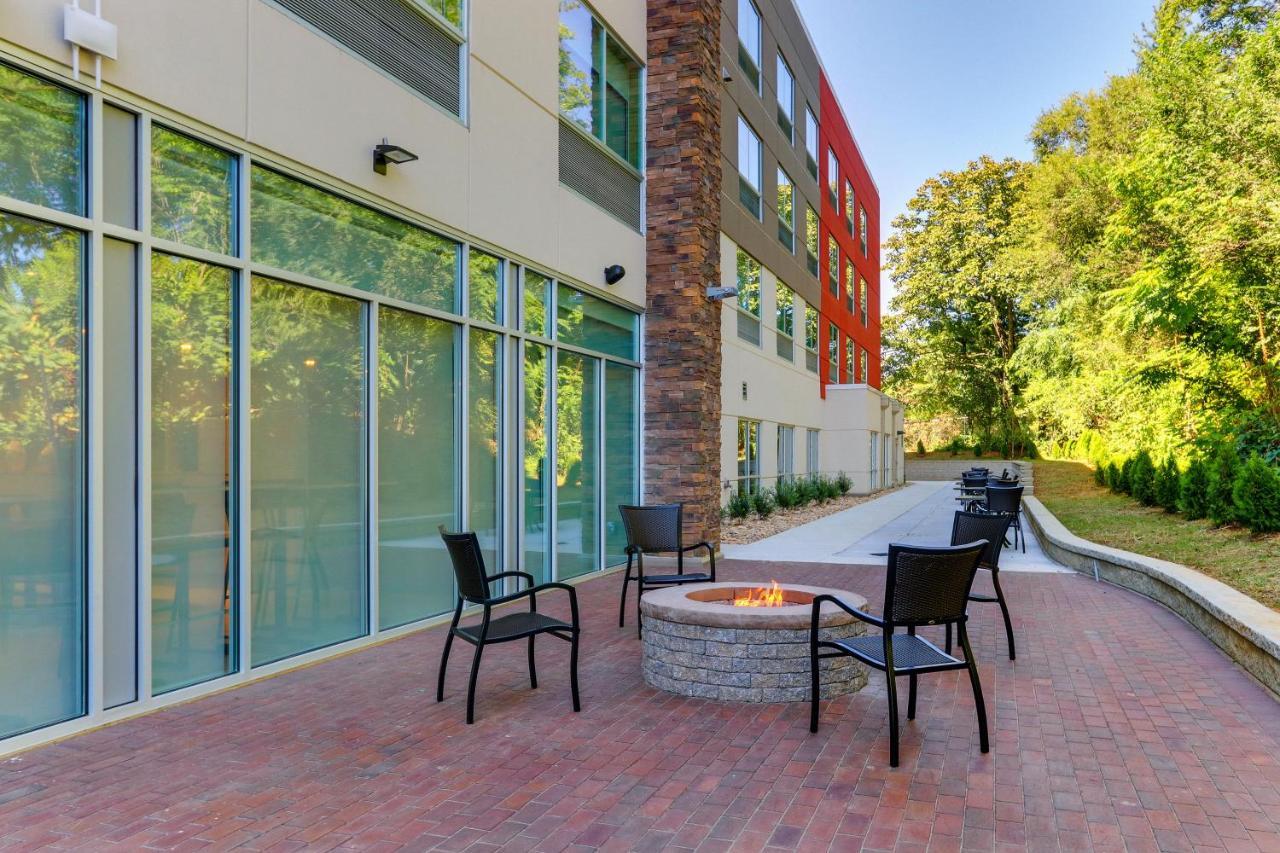 Holiday Inn Express & Suites - Roanoke - Civic Center Exteriör bild