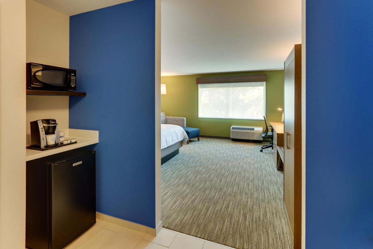 Holiday Inn Express & Suites - Roanoke - Civic Center Exteriör bild