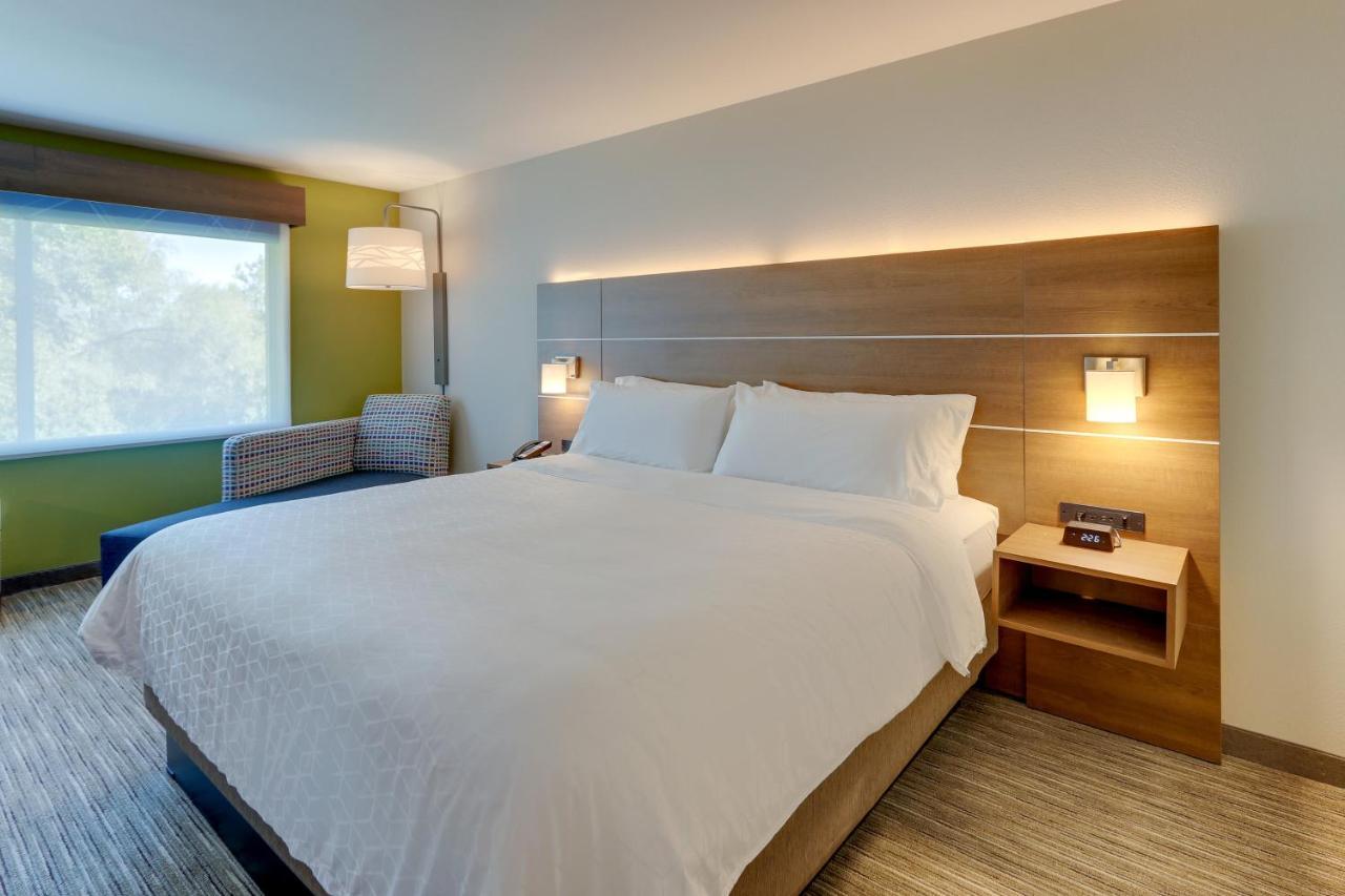 Holiday Inn Express & Suites - Roanoke - Civic Center Exteriör bild